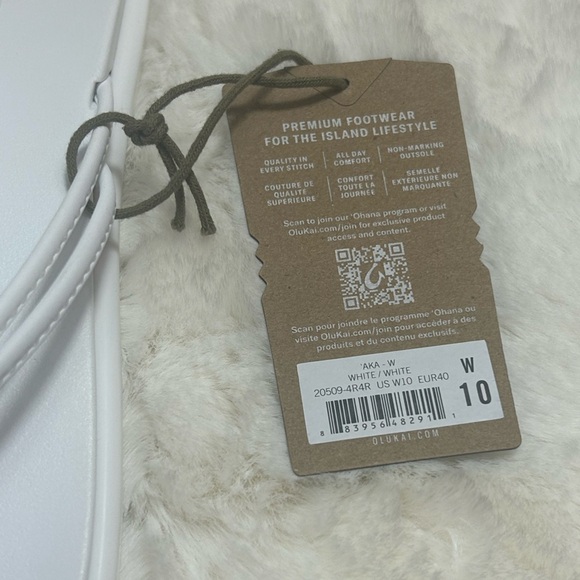 OluKai Aka White Sandals Classic Minimalist Design flip flops NWT Sz-10. RS - Picture 4 of 10